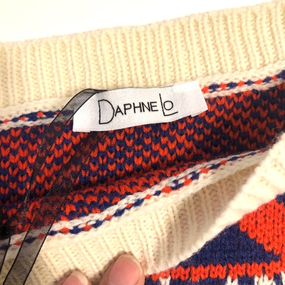 NWT - DAPHNE LO Sweater - Picture 10 of 16